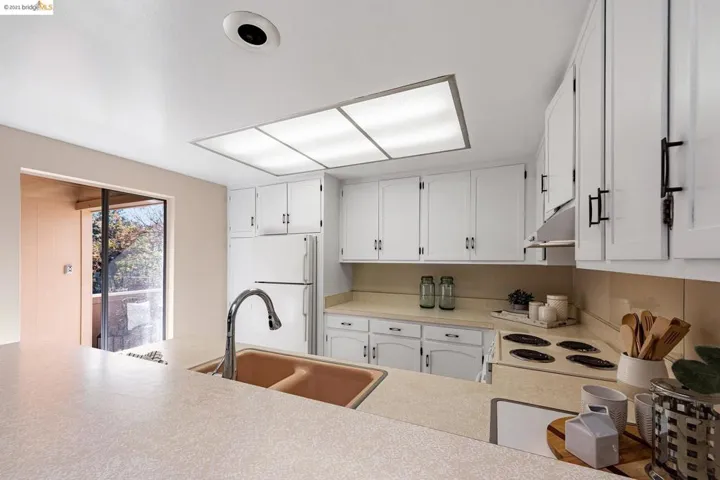 2009 Golden Rain Road 3, Walnut Creek, California 94595-1921