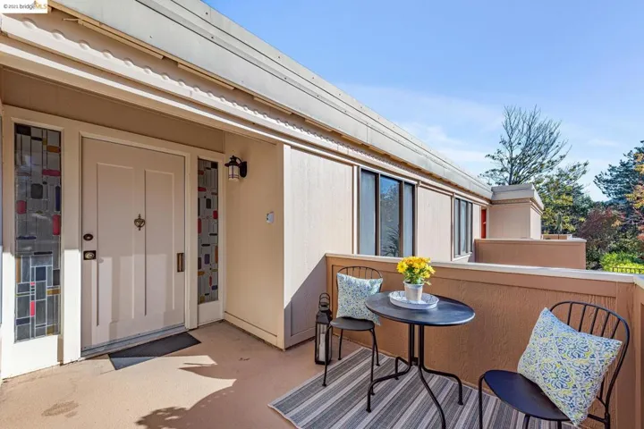 2009 Golden Rain Road 3, Walnut Creek, California 94595-1921