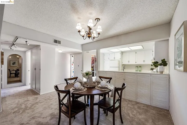 2009 Golden Rain Road 3, Walnut Creek, California 94595-1921