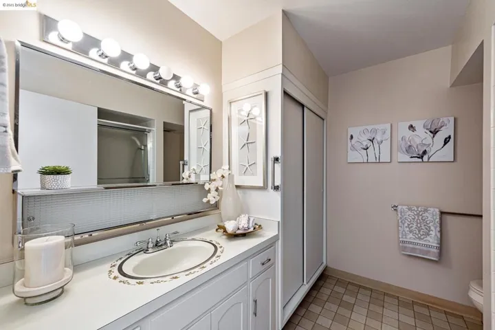 2009 Golden Rain Road 3, Walnut Creek, California 94595-1921