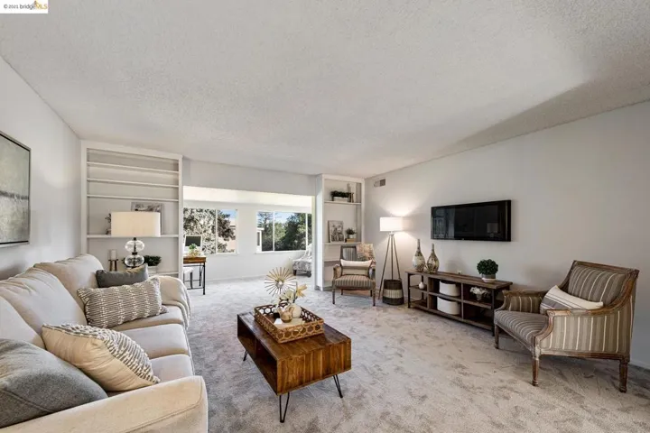 2009 Golden Rain Road 3, Walnut Creek, California 94595-1921