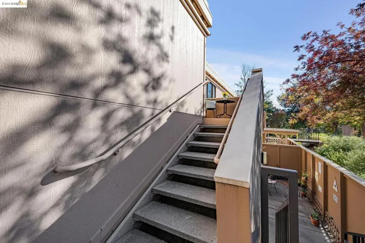 2009 Golden Rain Road 3, Walnut Creek, California 94595-1921