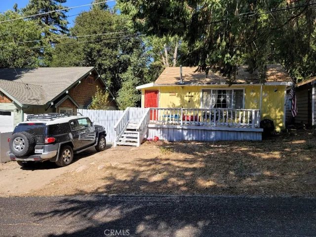 25064 Boa Drive, Crestline, California 92325