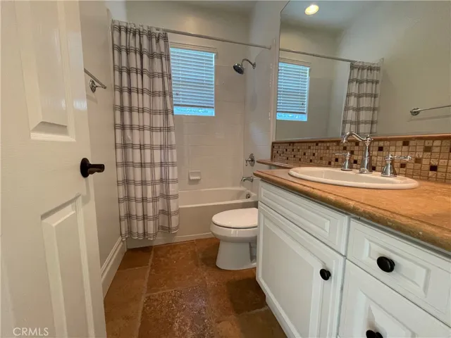 Main Floor Full Bath