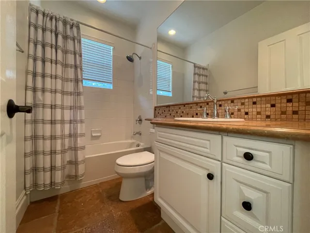 Main Floor Full Bath
