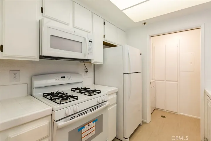 2563 Plaza Del Amo 210, Torrance, California 90503