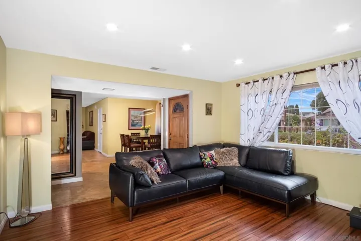 925 Kittiwake Lane, Chula Vista, California 91911