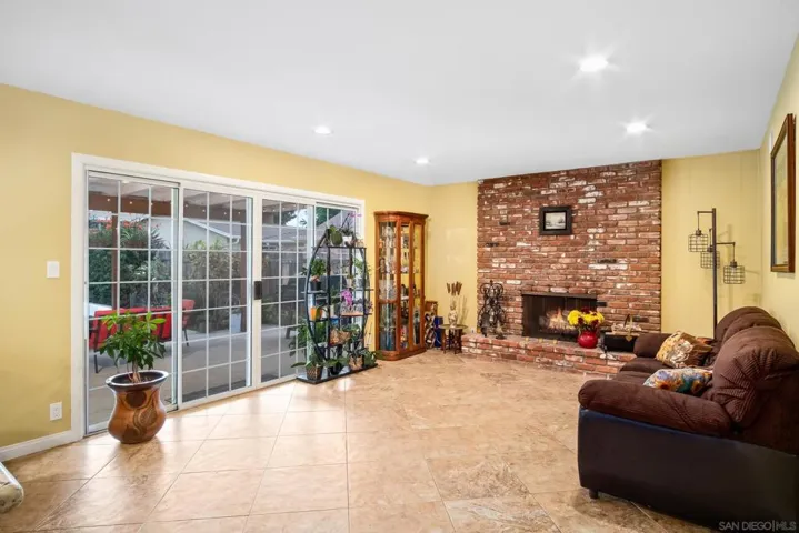 925 Kittiwake Lane, Chula Vista, California 91911
