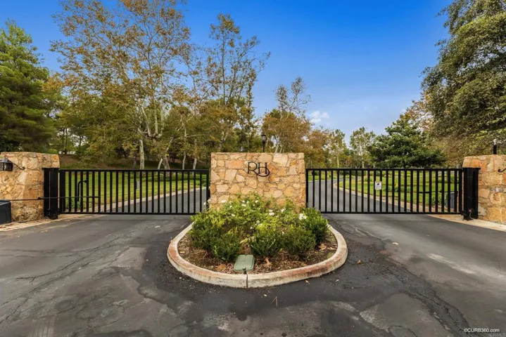 8 Saddle Creek Rd, Fallbrook, California 92028