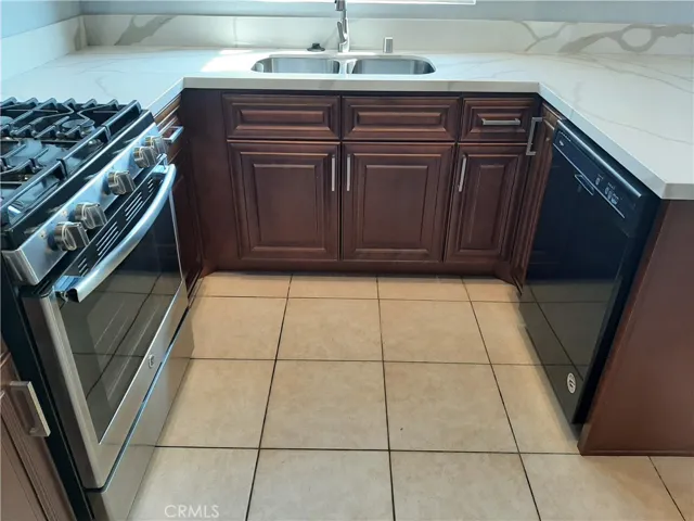372 Park Shadow Court 44, Baldwin Park, California 91706
