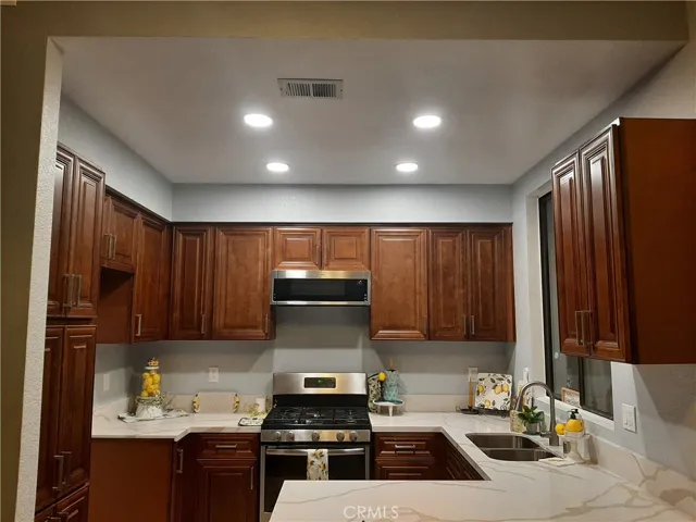 372 Park Shadow Court 44, Baldwin Park, California 91706