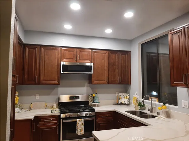 372 Park Shadow Court 44, Baldwin Park, California 91706