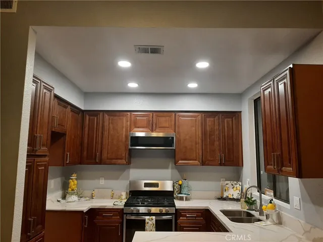 372 Park Shadow Court 44, Baldwin Park, California 91706