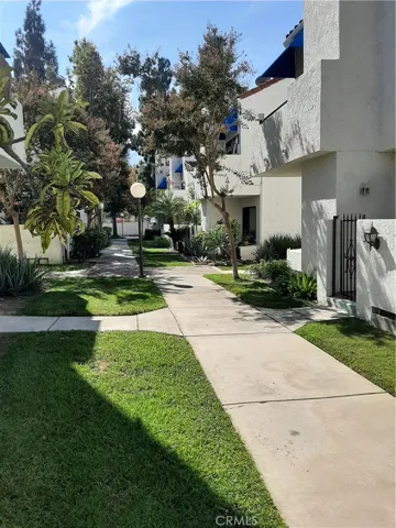 372 Park Shadow Court 44, Baldwin Park, California 91706