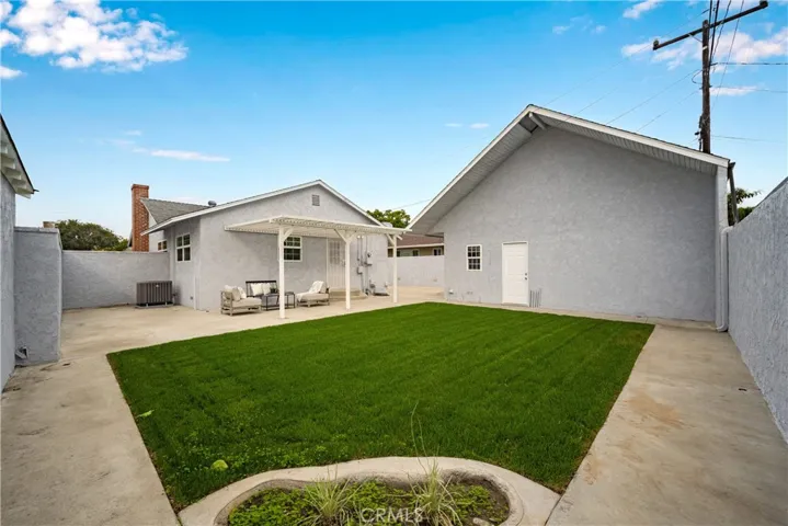 3028 N Greenbrier Road, Long Beach, California 90808