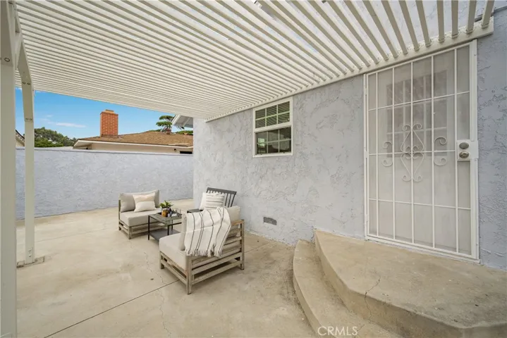 3028 N Greenbrier Road, Long Beach, California 90808