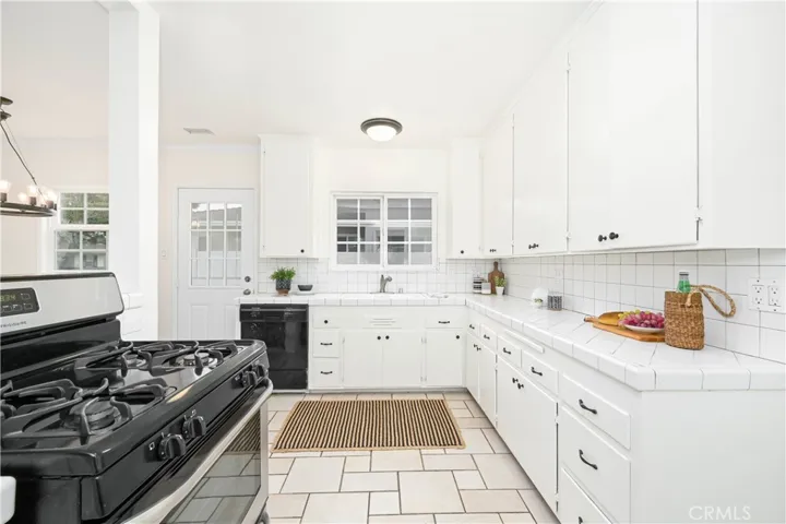 3028 N Greenbrier Road, Long Beach, California 90808