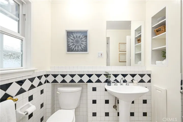 3028 N Greenbrier Road, Long Beach, California 90808
