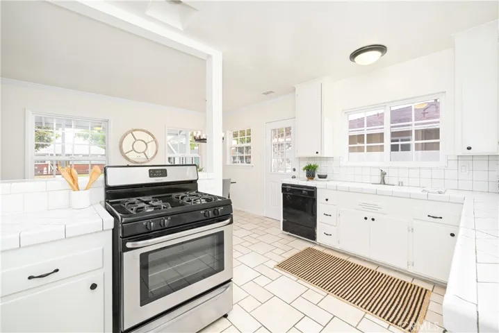 3028 N Greenbrier Road, Long Beach, California 90808