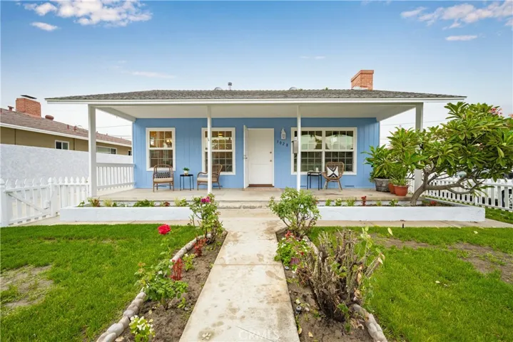 3028 N Greenbrier Road, Long Beach, California 90808