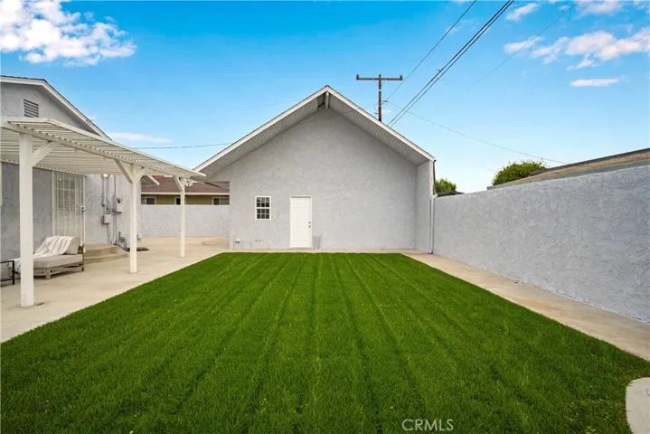 3028 N Greenbrier Road, Long Beach, California 90808