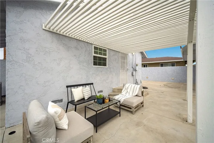 3028 N Greenbrier Road, Long Beach, California 90808