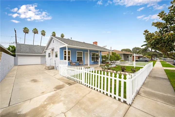 3028 N Greenbrier Road, Long Beach, California 90808