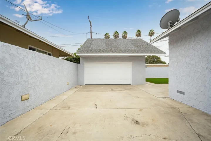 3028 N Greenbrier Road, Long Beach, California 90808