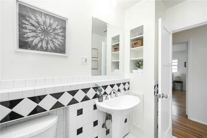 3028 N Greenbrier Road, Long Beach, California 90808