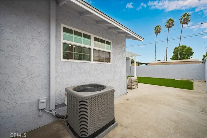 3028 N Greenbrier Road, Long Beach, California 90808