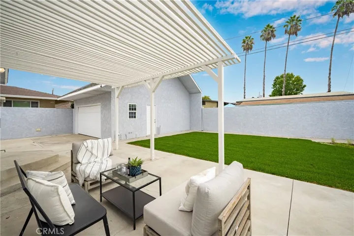 3028 N Greenbrier Road, Long Beach, California 90808