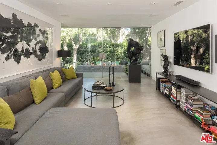 739 Westmount Drive, West Hollywood, California 90069