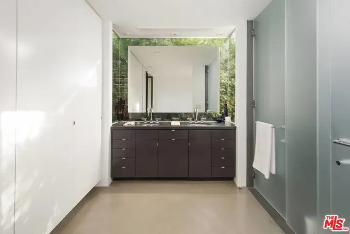 739 Westmount Drive, West Hollywood, California 90069