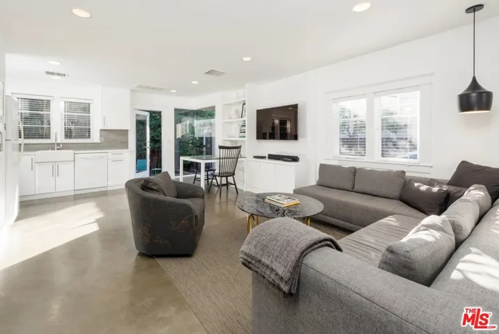 739 Westmount Drive, West Hollywood, California 90069