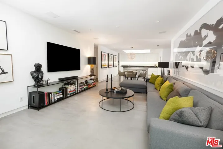 739 Westmount Drive, West Hollywood, California 90069