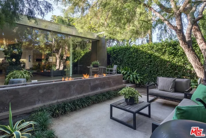 739 Westmount Drive, West Hollywood, California 90069