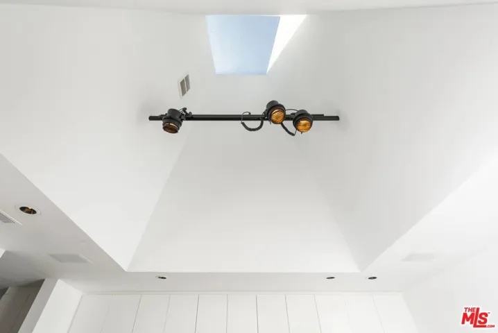 739 Westmount Drive, West Hollywood, California 90069
