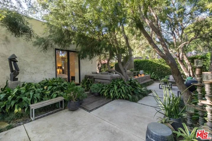 739 Westmount Drive, West Hollywood, California 90069