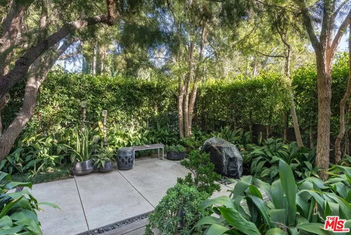 739 Westmount Drive, West Hollywood, California 90069