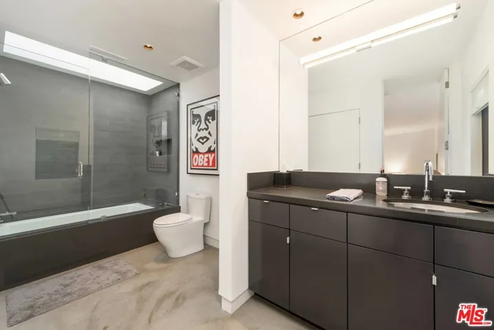 739 Westmount Drive, West Hollywood, California 90069