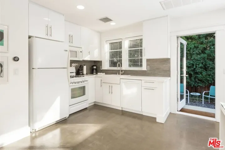 739 Westmount Drive, West Hollywood, California 90069