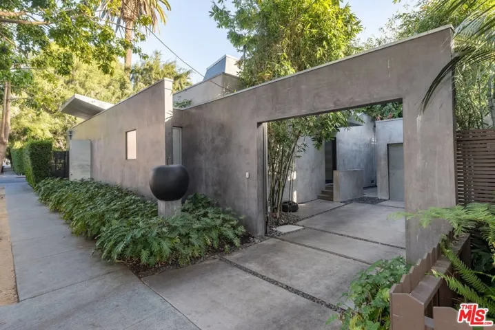 739 Westmount Drive, West Hollywood, California 90069