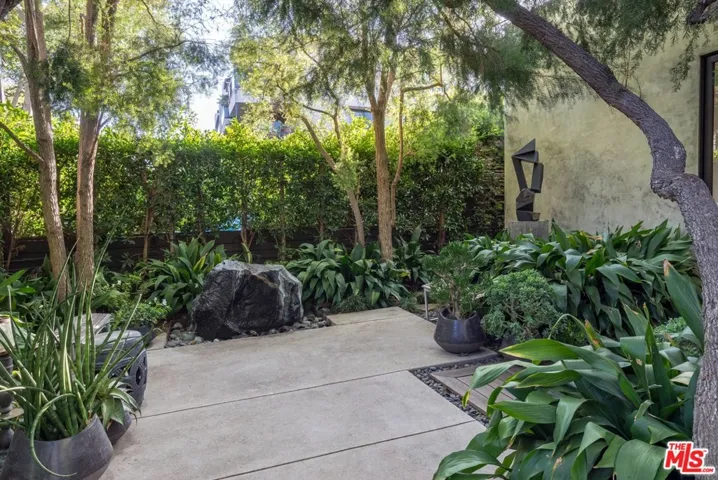 739 Westmount Drive, West Hollywood, California 90069