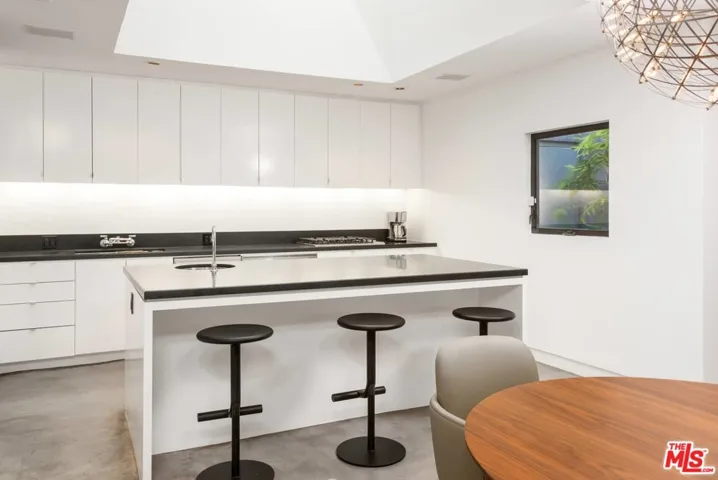739 Westmount Drive, West Hollywood, California 90069