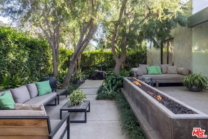 739 Westmount Drive, West Hollywood, California 90069
