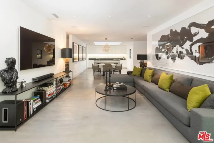 739 Westmount Drive, West Hollywood, California 90069