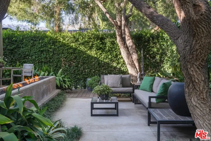 739 Westmount Drive, West Hollywood, California 90069