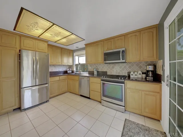 346 Holiday Way, Oceanside, California 92057
