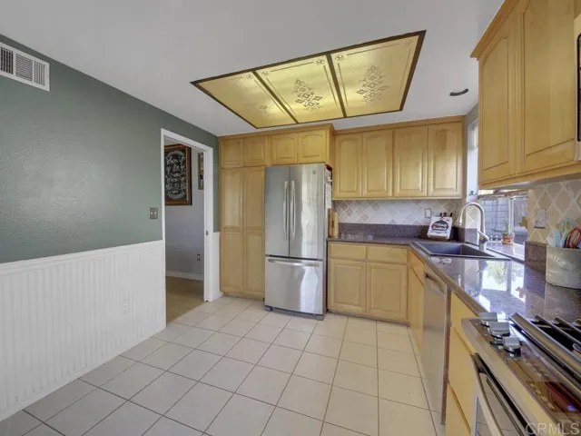 346 Holiday Way, Oceanside, California 92057