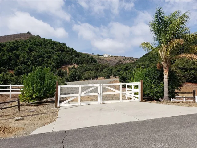 45100 La Cruz Drive, Temecula, California 92590